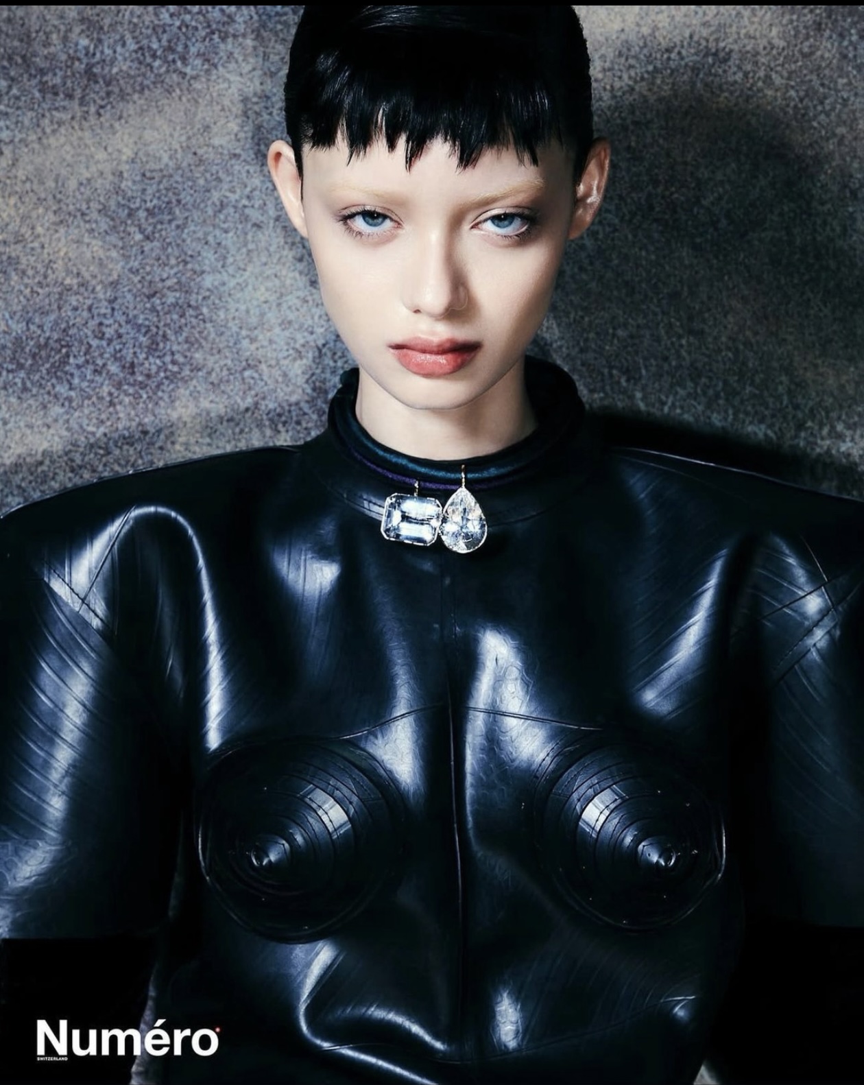Editorial Numéro - Forca Studio